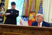 独占七夫马斯克：我进退两难